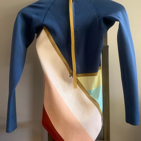 Rip Curl Blue and Gold Wetsuit 1mm - Picture 7 of 7